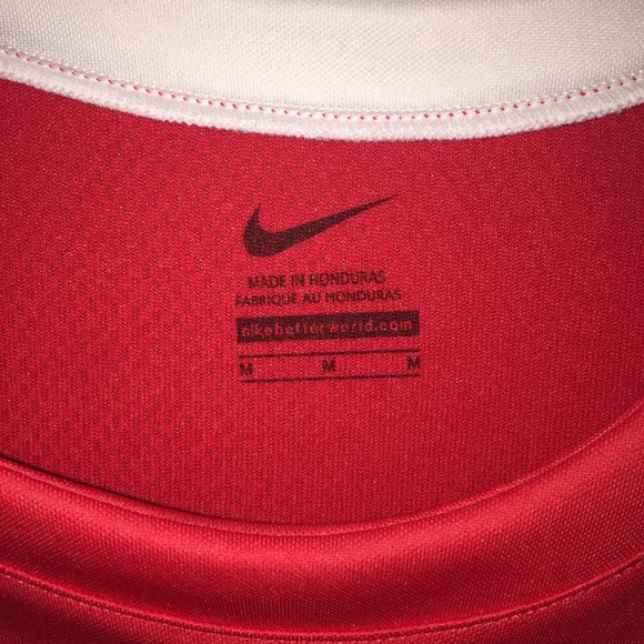 Nike Athletic T-Shirt - Picture 4 of 4